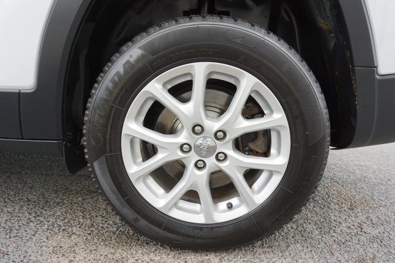 2017 Jeep Cherokee 3.2L V6 NORTH 4WD CERTIFIED *ACCIDENT FREE* CAMERA BLUETOOTH CRUISE ALLOYS - Photo #35