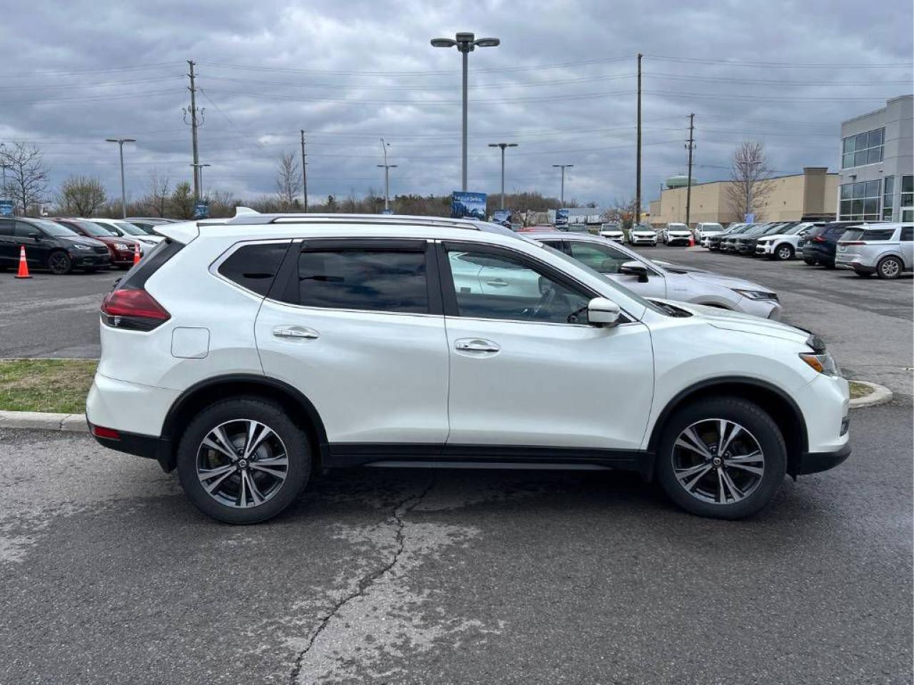 2020 Nissan Rogue SV AWD - Photo #5