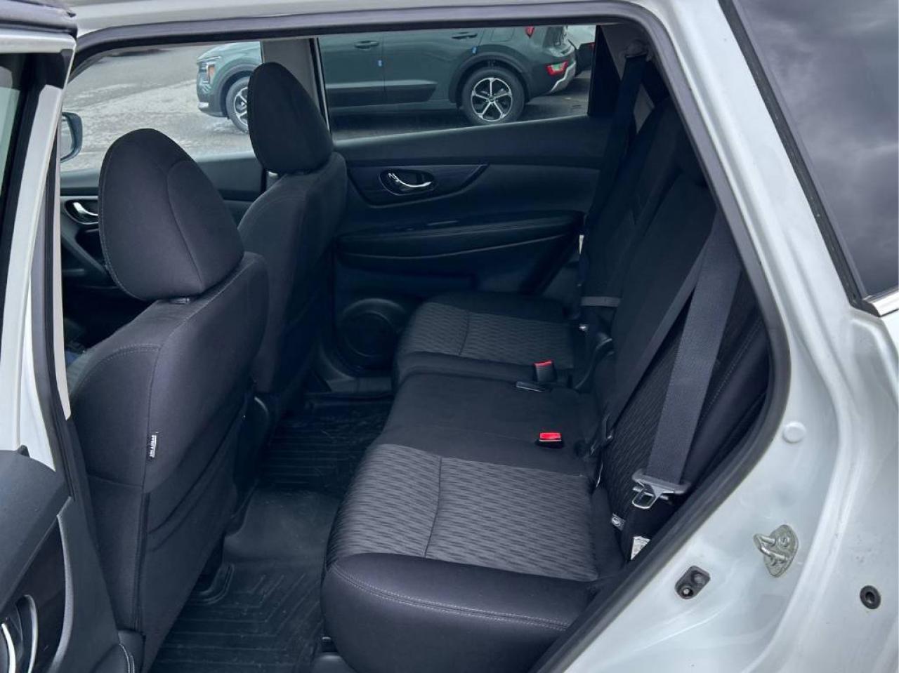 2020 Nissan Rogue SV AWD - Photo #9