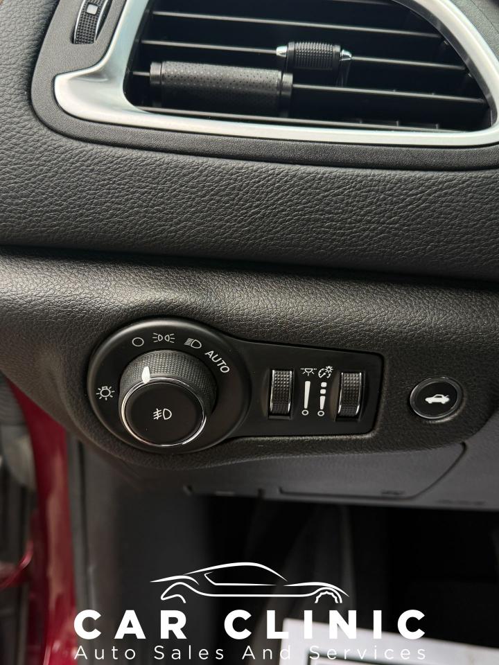 2015 Chrysler 200 Limited - Photo #15