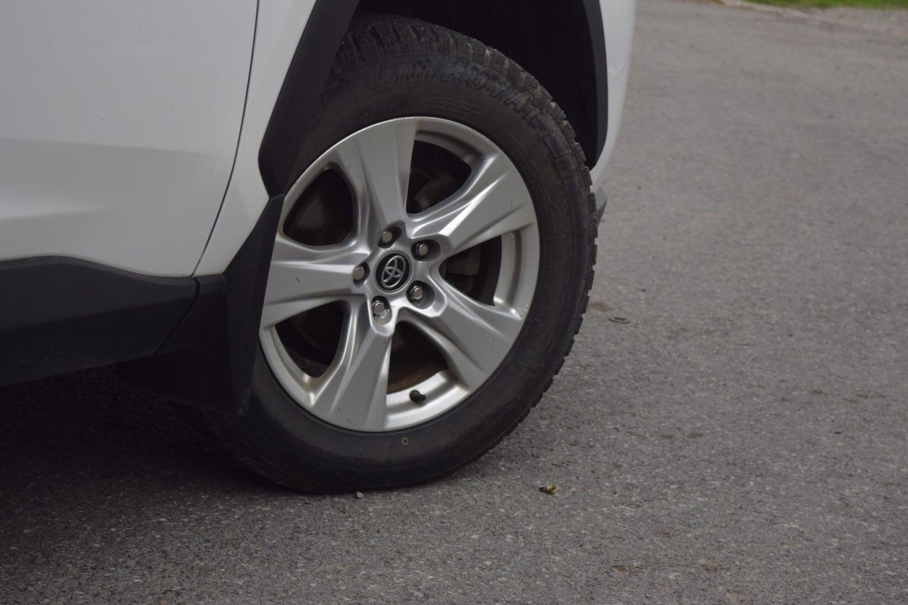 2020 Toyota RAV4 XLE AWD - Photo #5