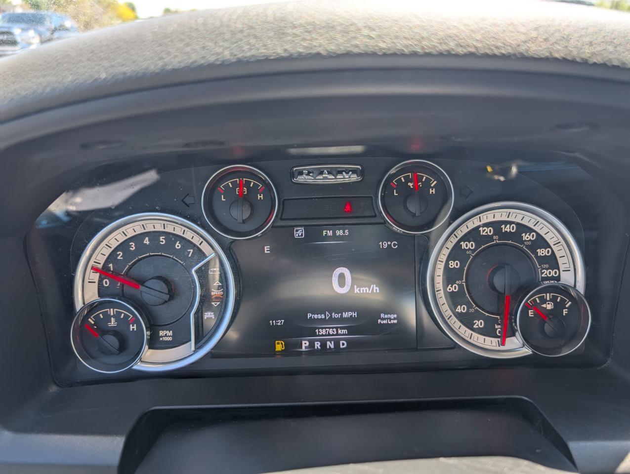 2017 RAM 1500 4WD CREW CAB 149" SLT - Photo #11