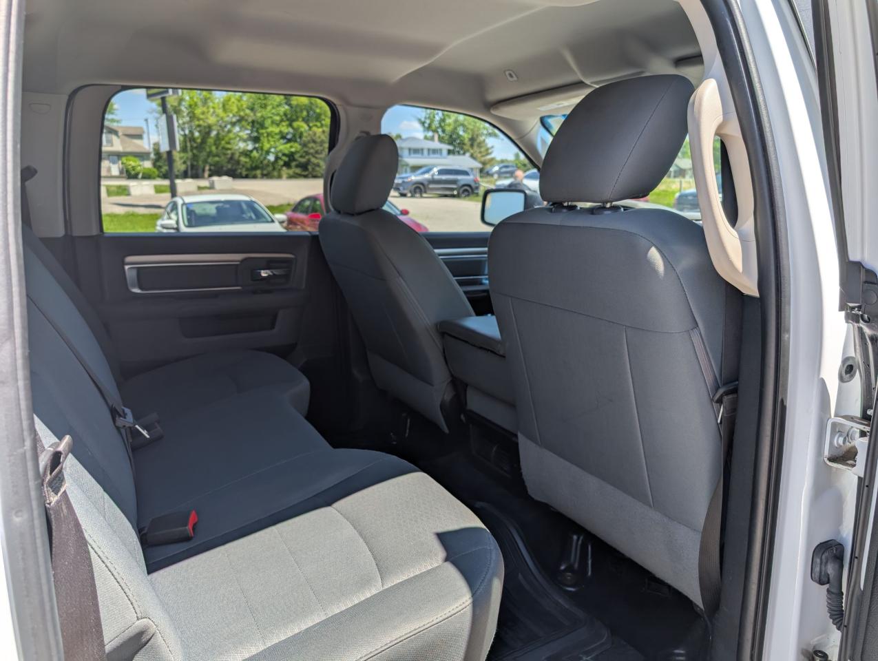 2017 RAM 1500 4WD CREW CAB 149" SLT - Photo #20