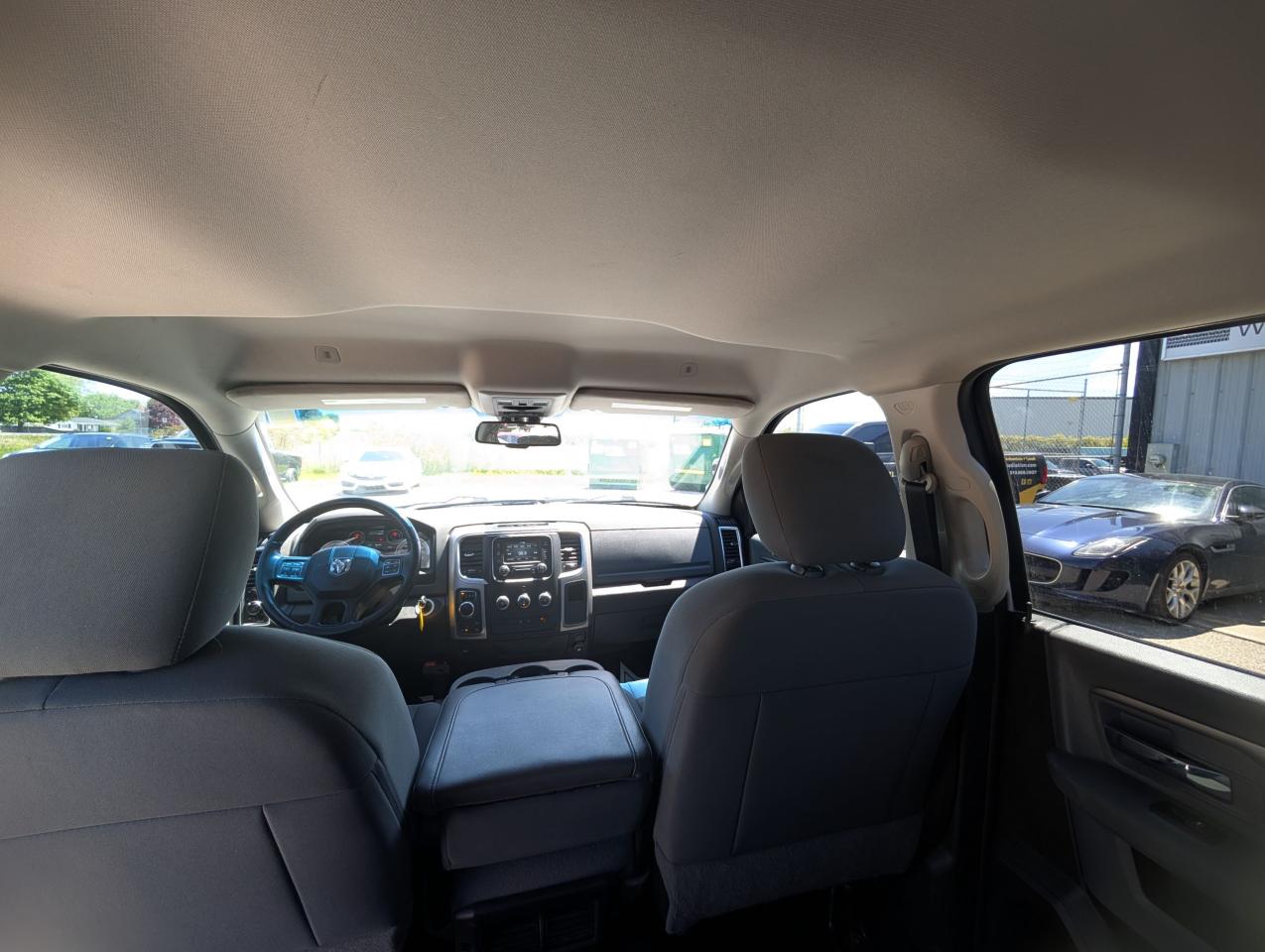 2017 RAM 1500 4WD CREW CAB 149" SLT - Photo #17