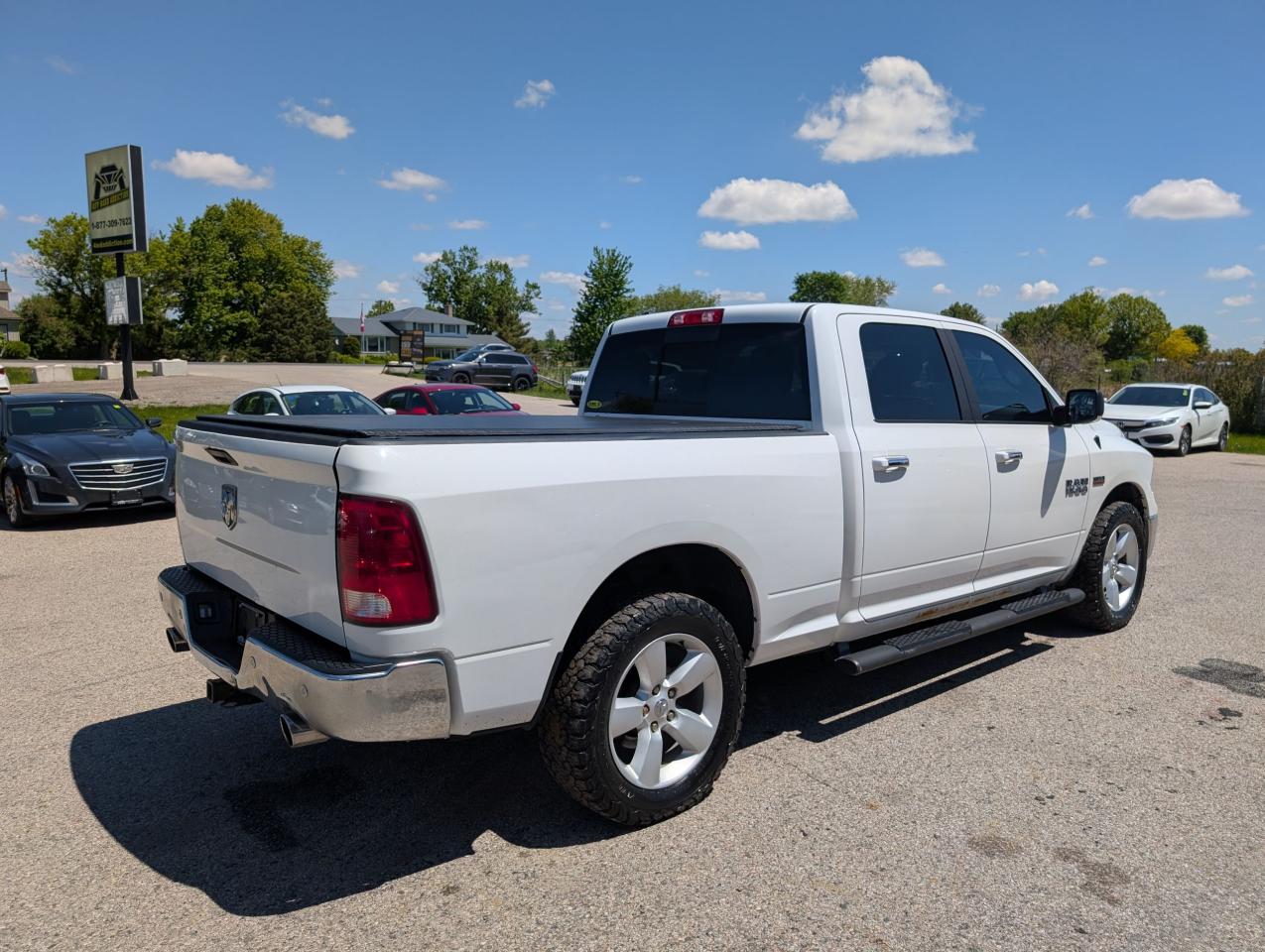 2017 RAM 1500 4WD CREW CAB 149" SLT - Photo #5