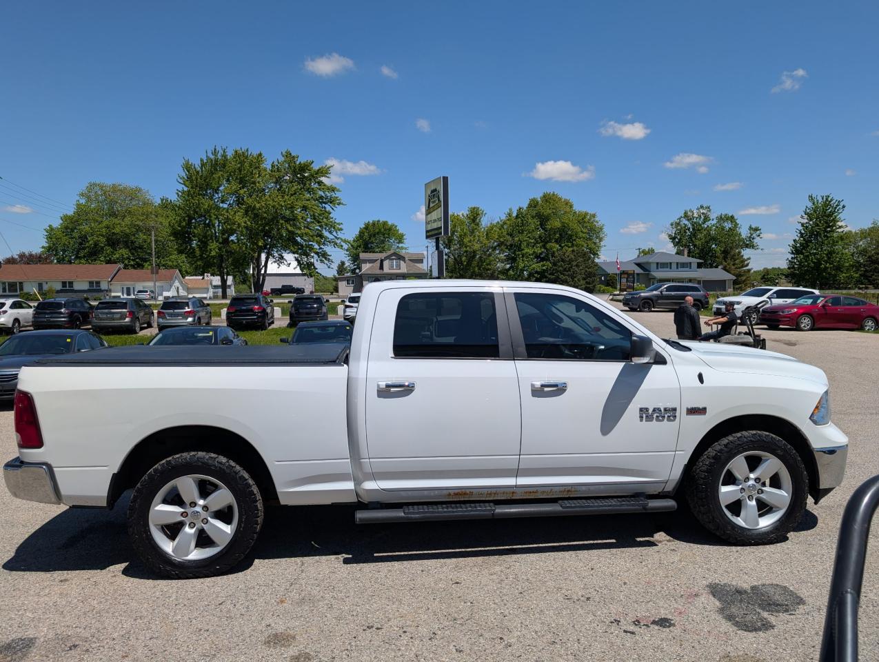2017 RAM 1500 4WD CREW CAB 149" SLT - Photo #6