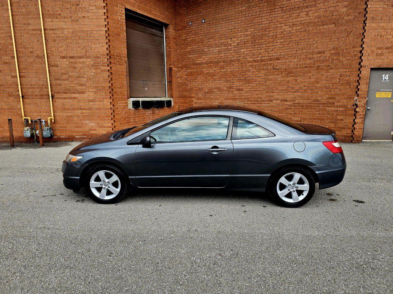 2009 Honda Civic Cpe LX Automatic with Sunroof - Photo #8