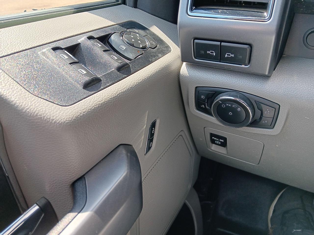 2020 Ford F-150 XLT Crewcab 4x4, Trailer Pkg, BU Cam, Remote, XTR - Photo #22