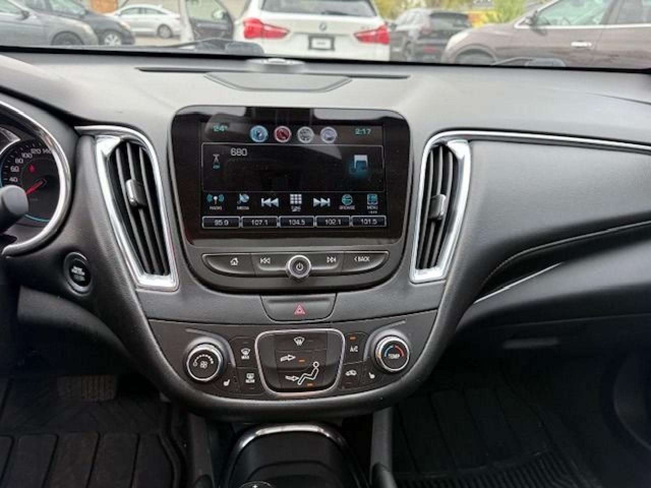 2016 Chevrolet Malibu LT - Photo #4