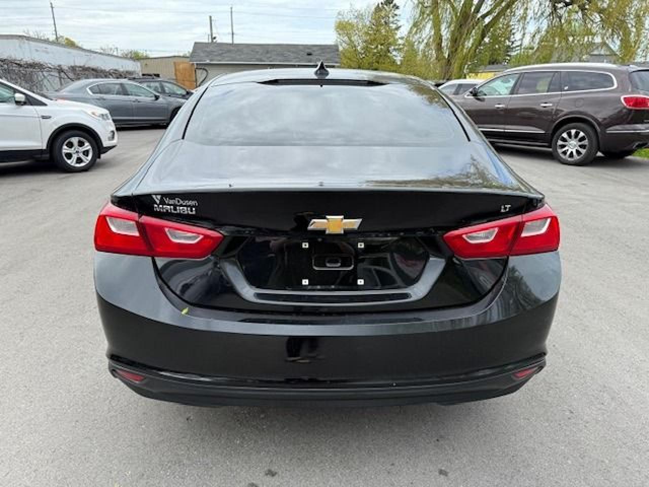 2016 Chevrolet Malibu LT - Photo #5