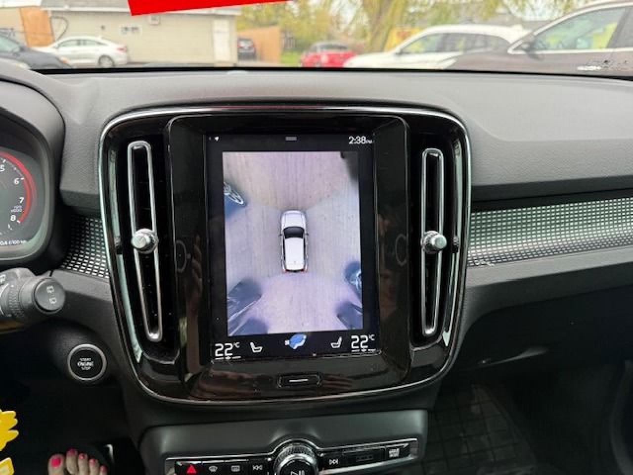 2020 Volvo XC40 R-Design - Photo #13