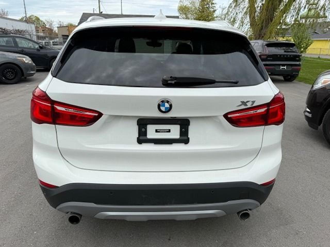 2016 BMW X1 xDrive28i - Photo #2