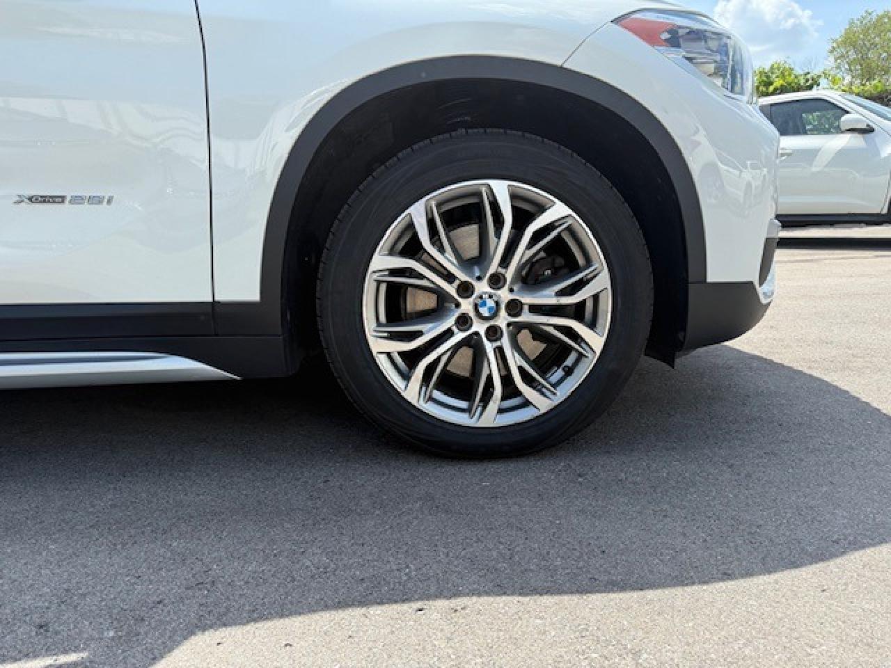 2016 BMW X1 xDrive28i - Photo #4