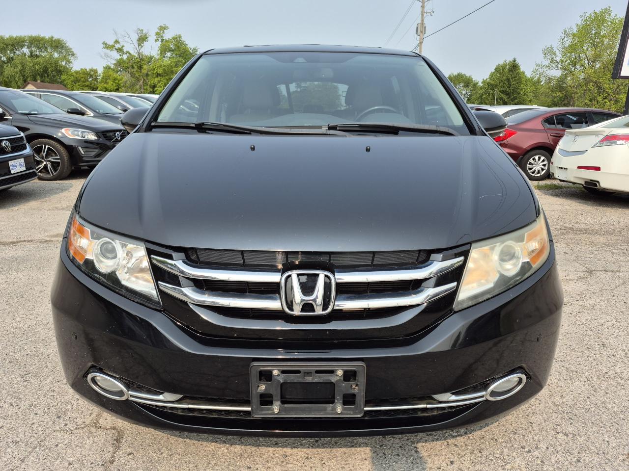 2014 Honda Odyssey Touring w/RES & Navi Photo8