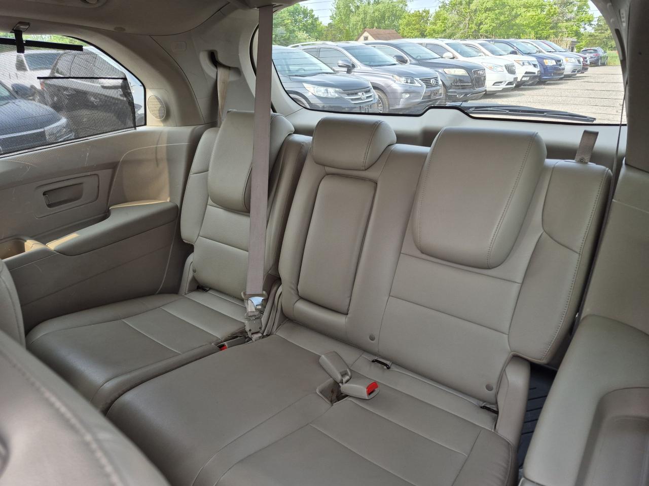 2014 Honda Odyssey Touring w/RES & Navi Photo15