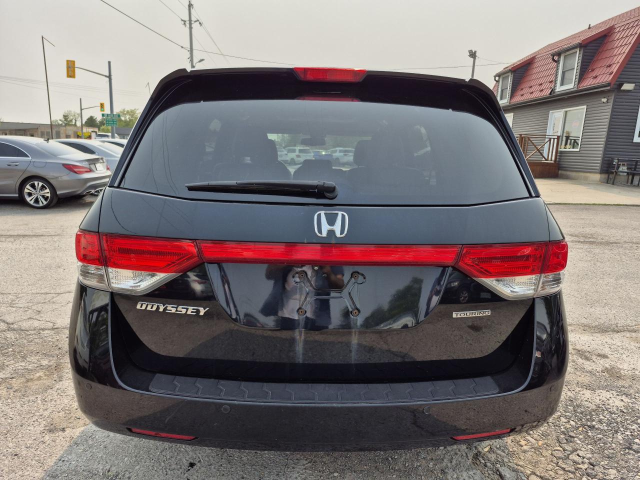 2014 Honda Odyssey Touring w/RES & Navi Photo4