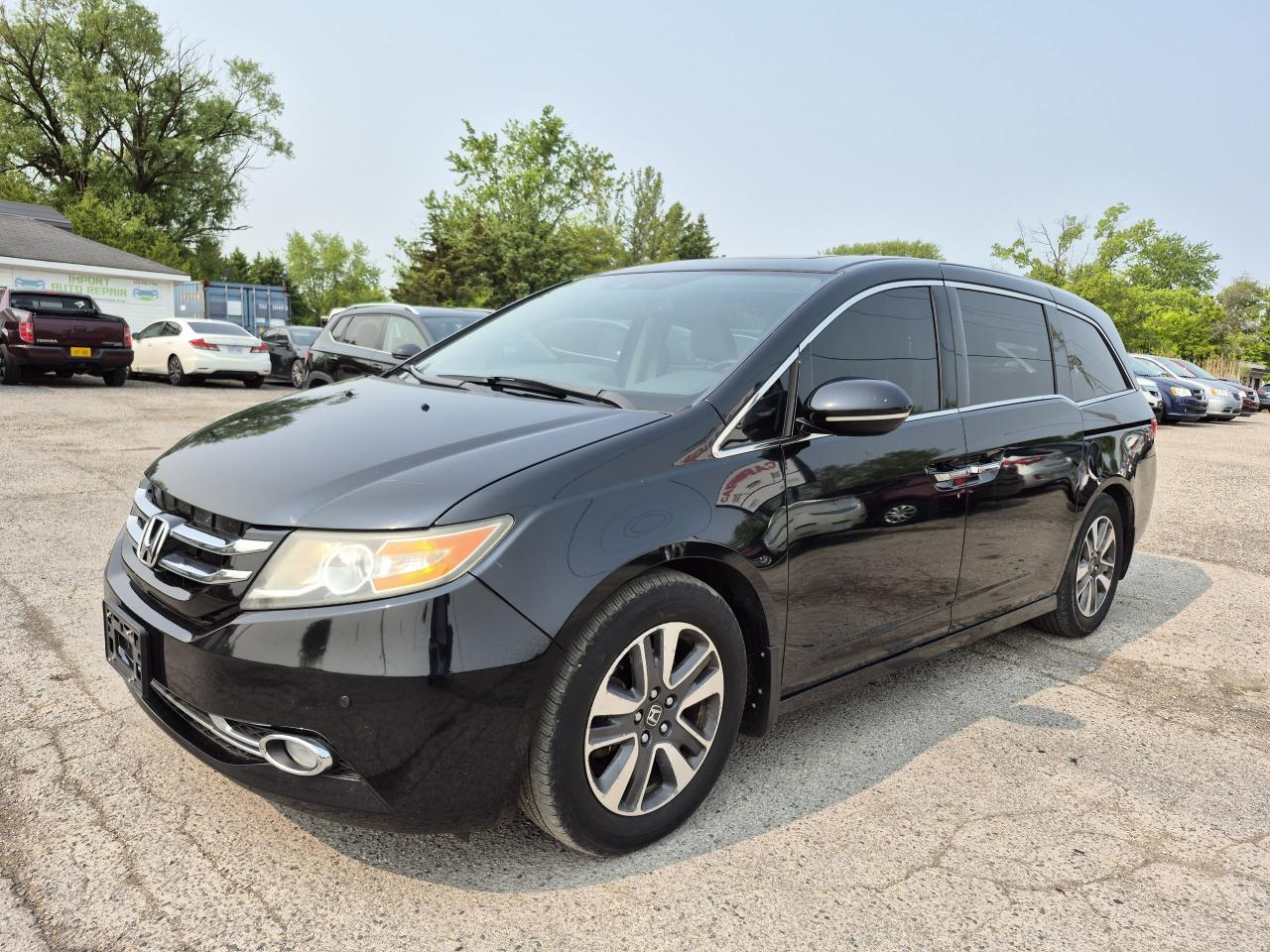2014 Honda Odyssey Touring w/RES & Navi Photo7