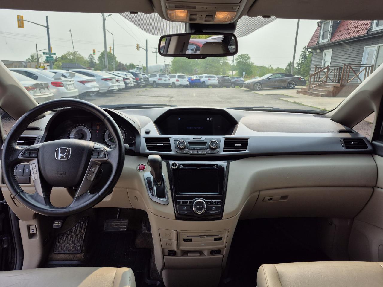 2014 Honda Odyssey Touring w/RES & Navi Photo17