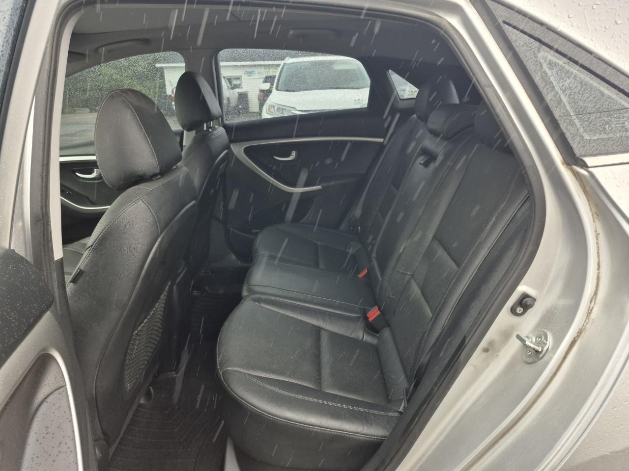 2013 Hyundai Elantra GT SE w/Tech Pkg *Ltd Avail* Photo32