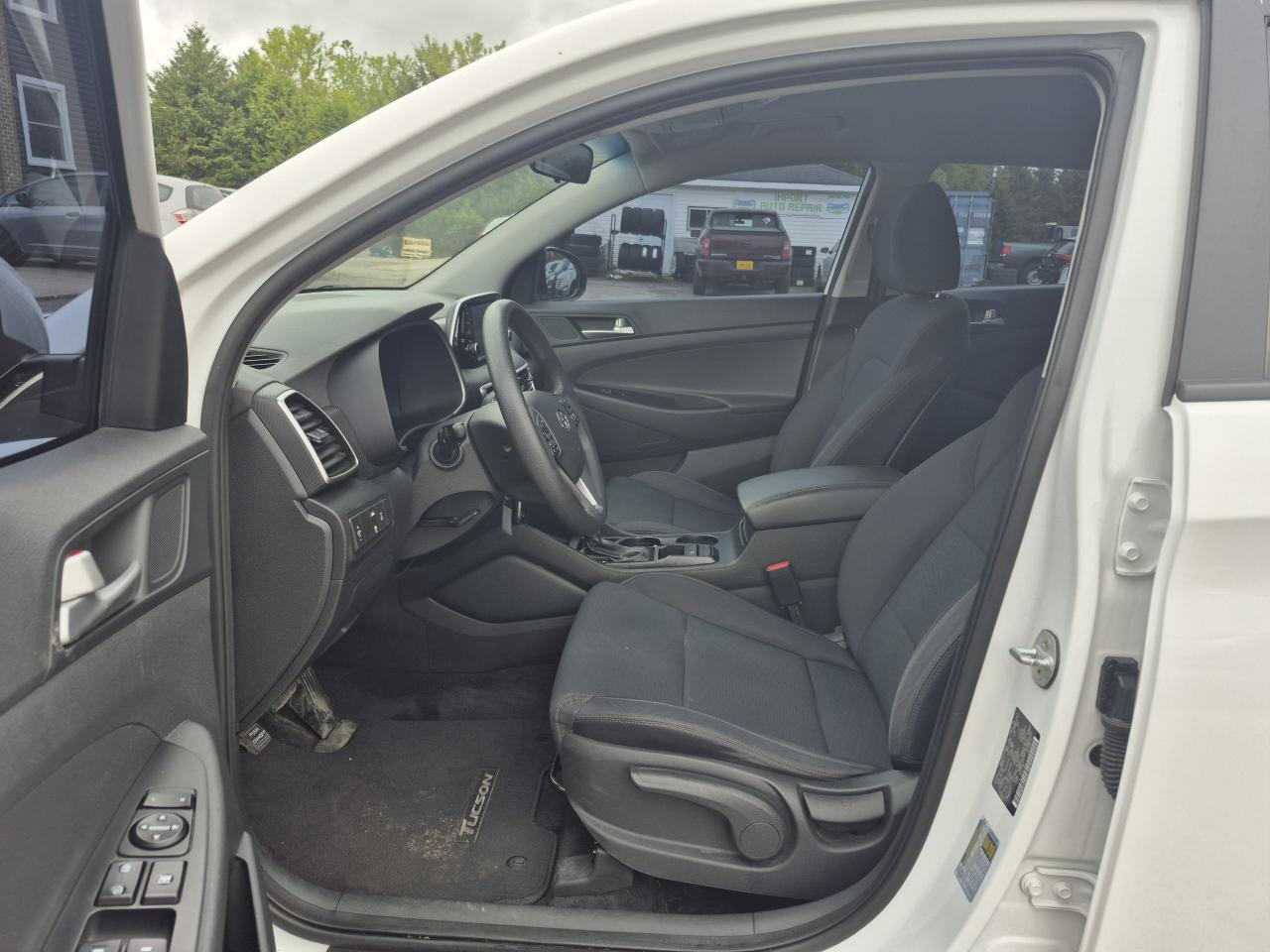 2019 Hyundai Tucson Essential AWD w/Safety Package Photo32