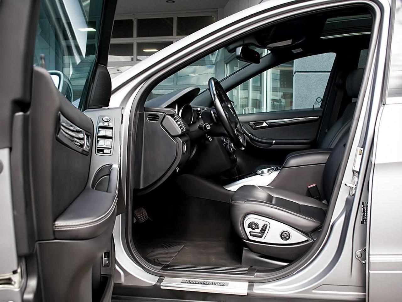 2013 Mercedes-Benz R350 BLUETEC | AMG | NAVI | REARCAM | PANOROOF - Photo #10