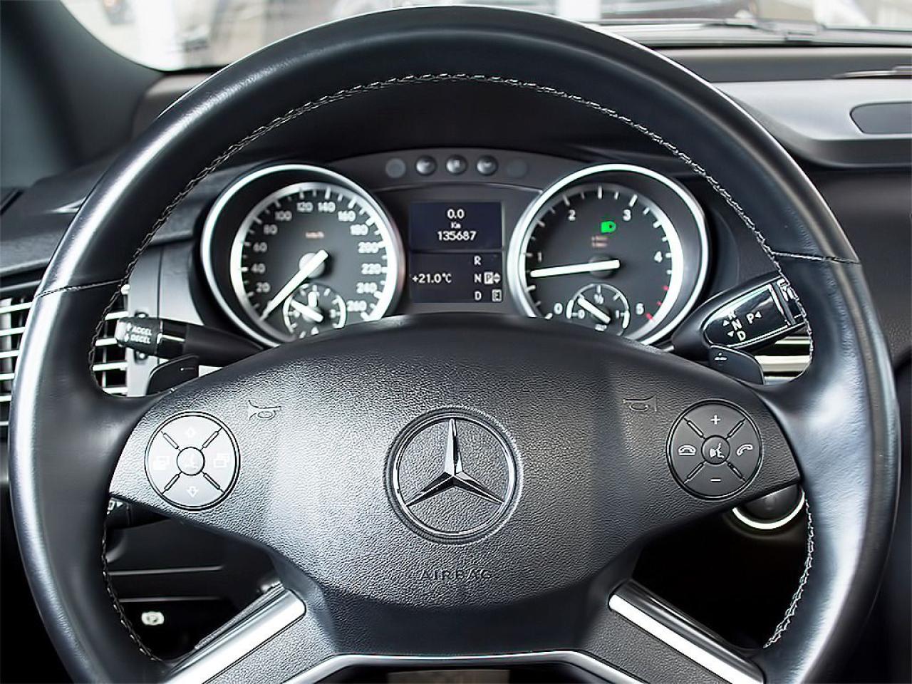 2013 Mercedes-Benz R350 BLUETEC | AMG | NAVI | REARCAM | PANOROOF - Photo #14