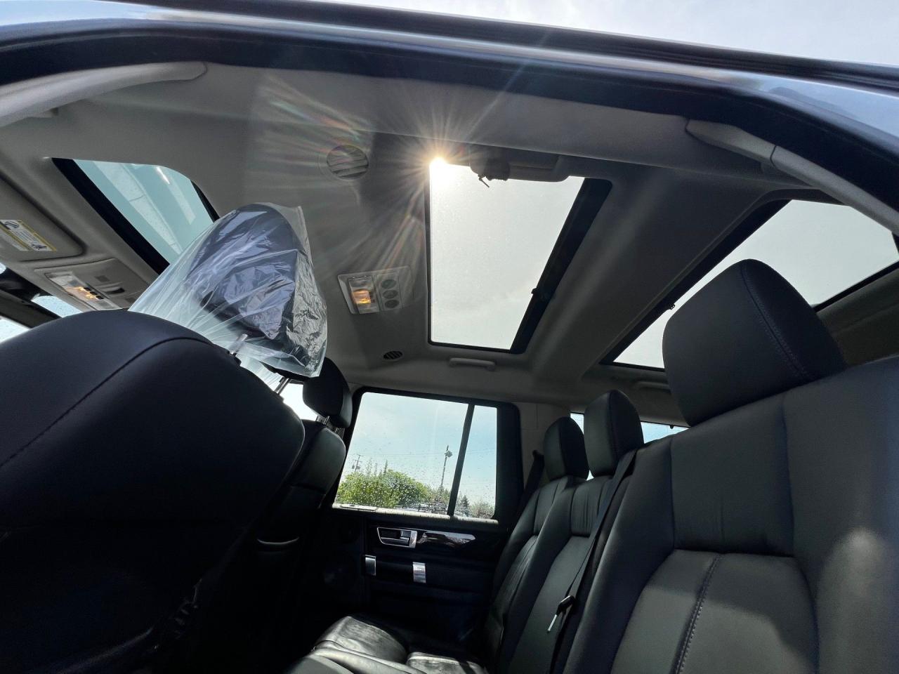 2011 Land Rover LR4 LUX - Photo #12