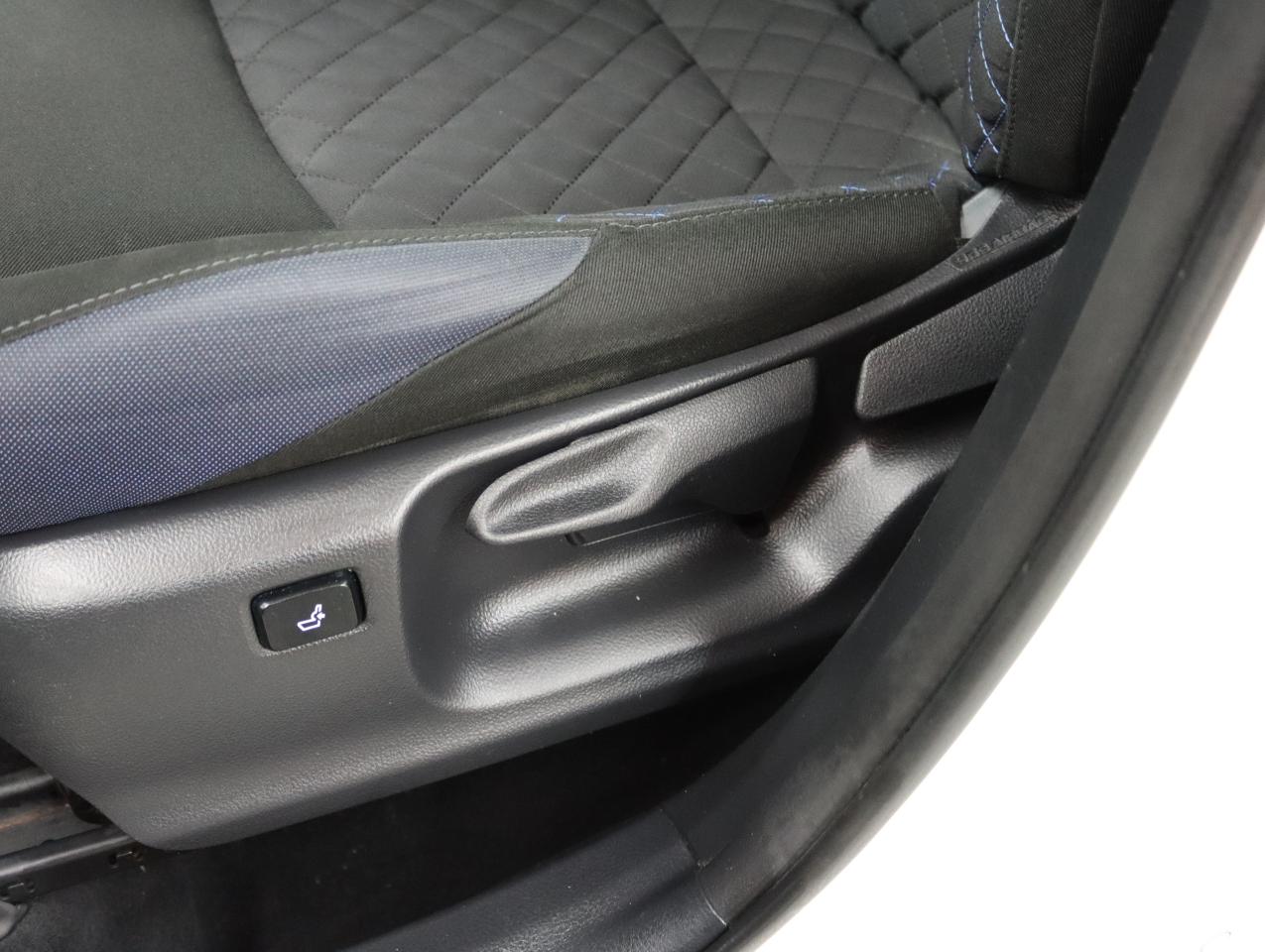 2020 Toyota C-HR XLE PREMIUM | LaneDep | Heated Seats | CarPlay