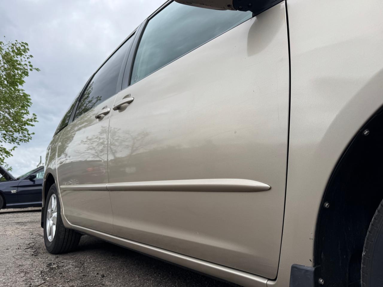 2004 Toyota Sienna CE - Photo #16