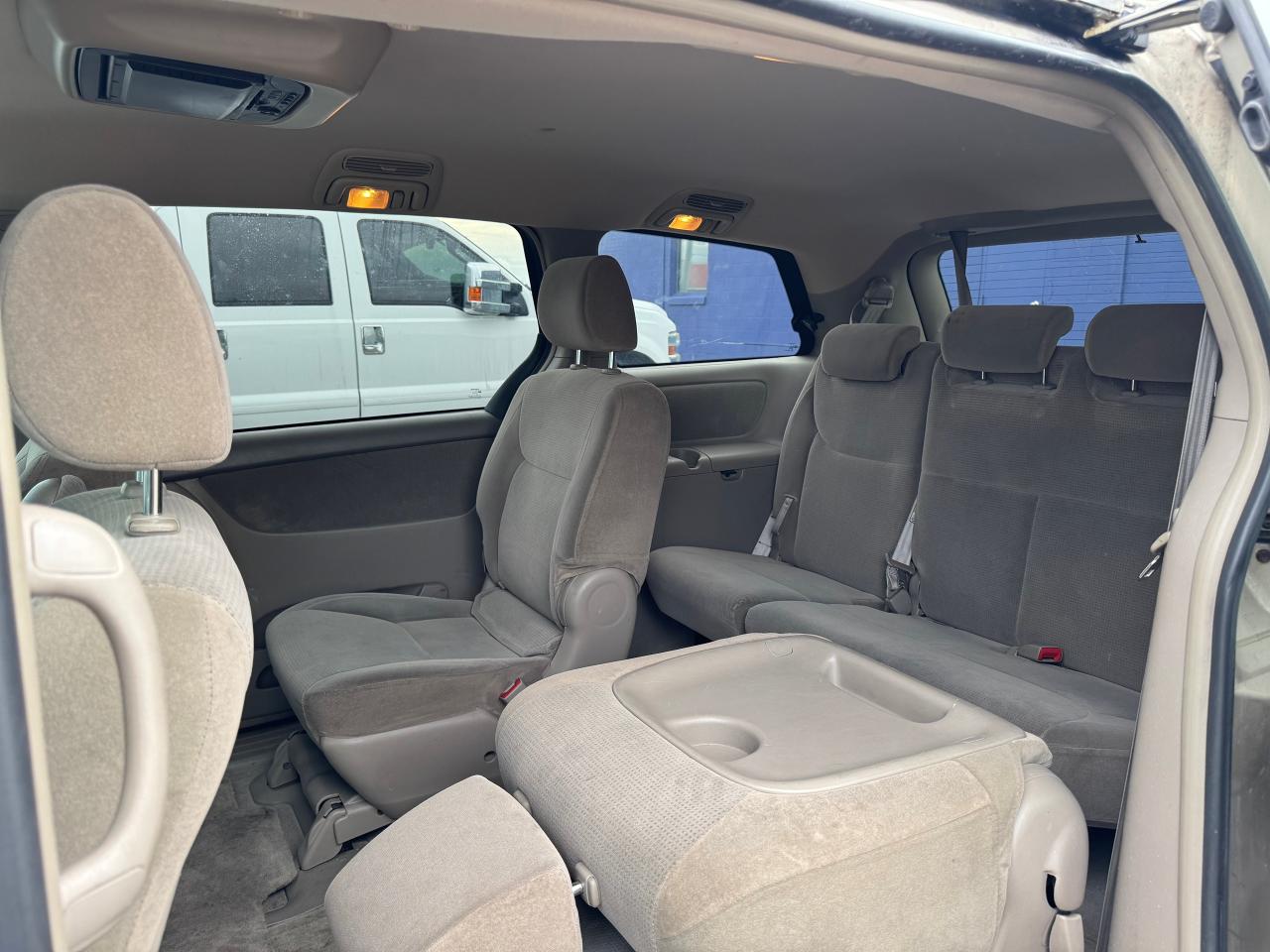2004 Toyota Sienna CE - Photo #32