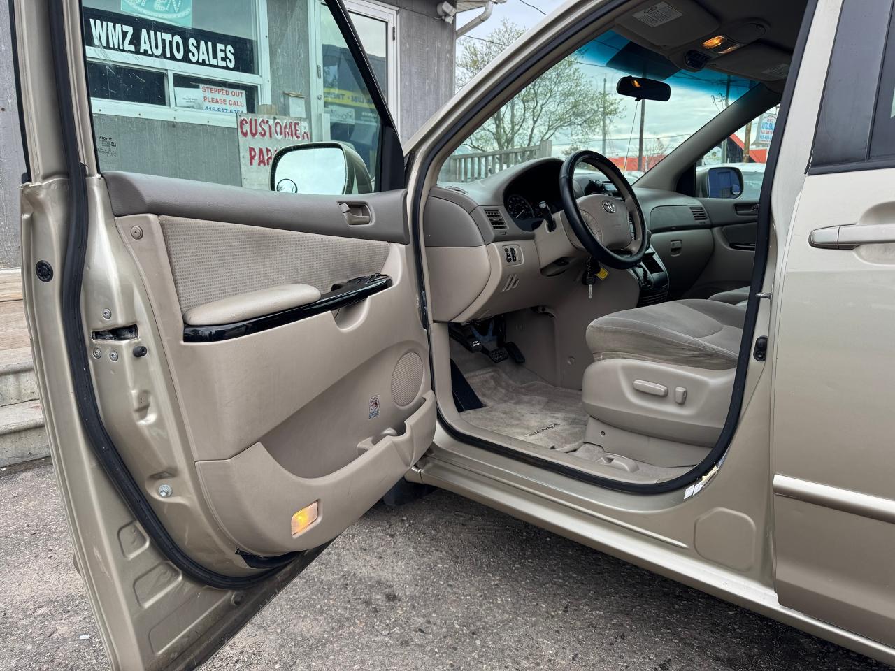 2004 Toyota Sienna CE - Photo #20