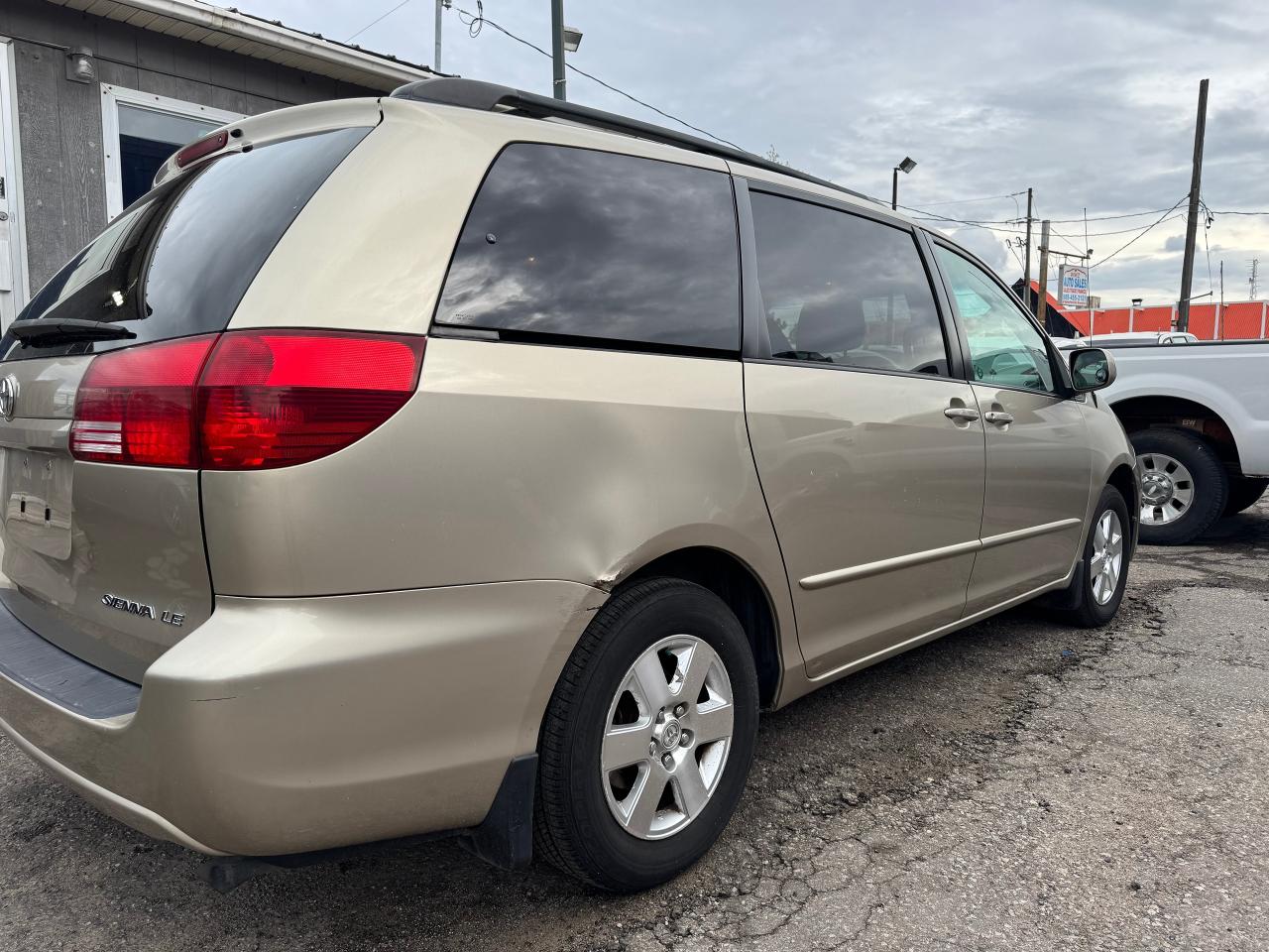 2004 Toyota Sienna CE - Photo #18