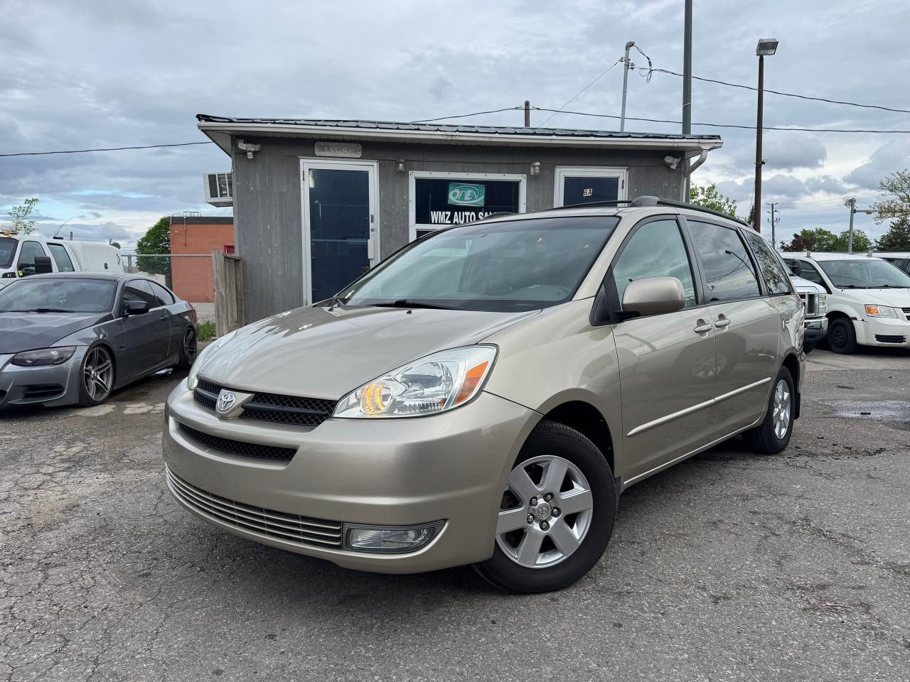 2004 Toyota Sienna CE Photo3