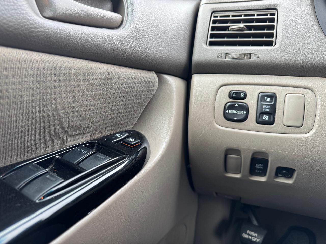 2004 Toyota Sienna CE - Photo #37