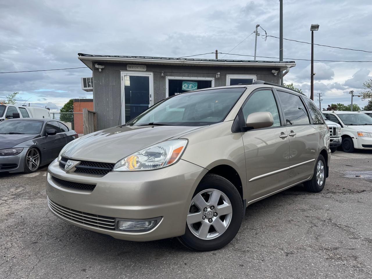 2004 Toyota Sienna CE