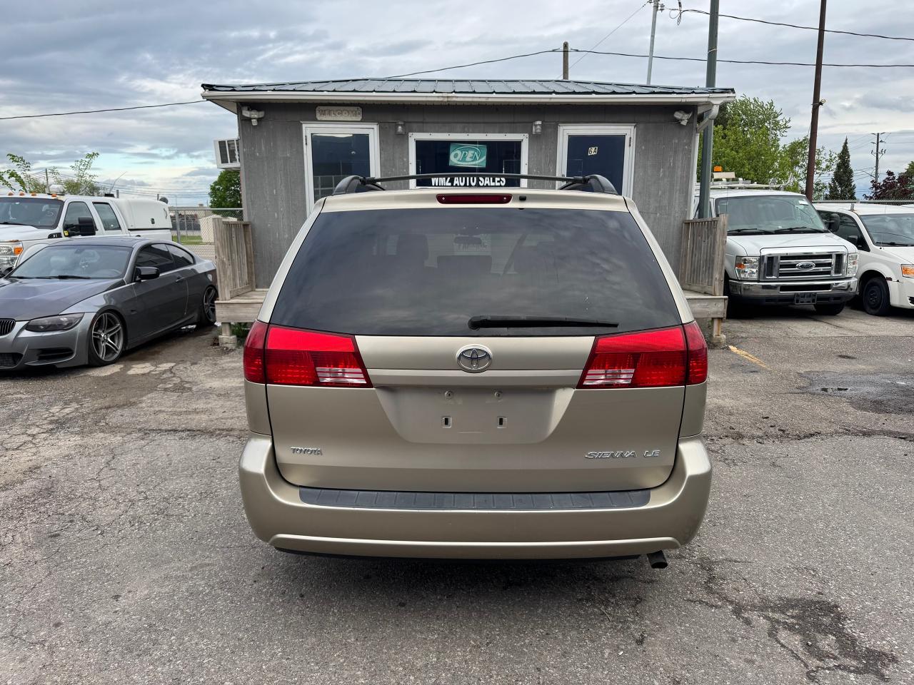 2004 Toyota Sienna CE - Photo #7