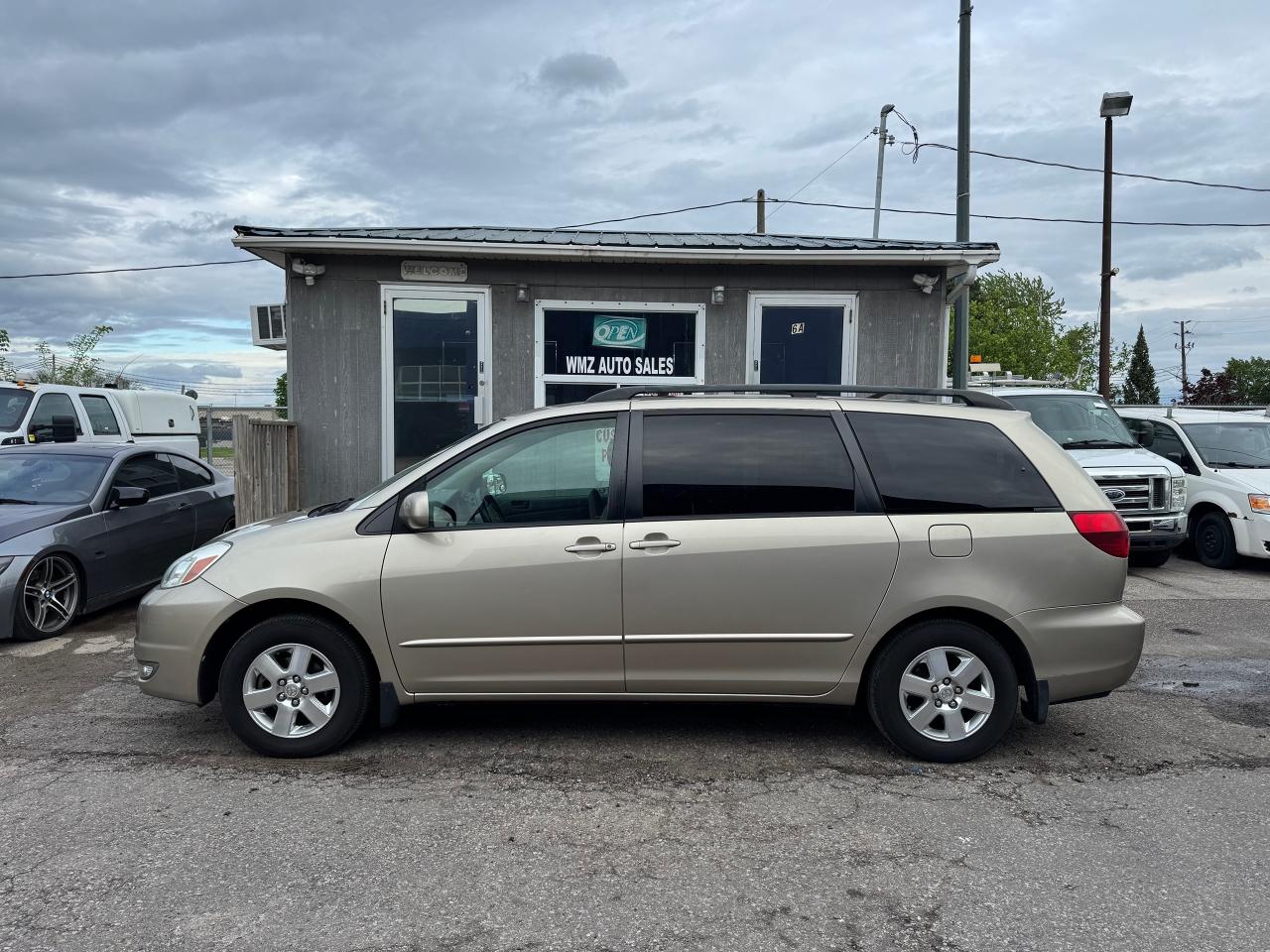 2004 Toyota Sienna CE Photo4