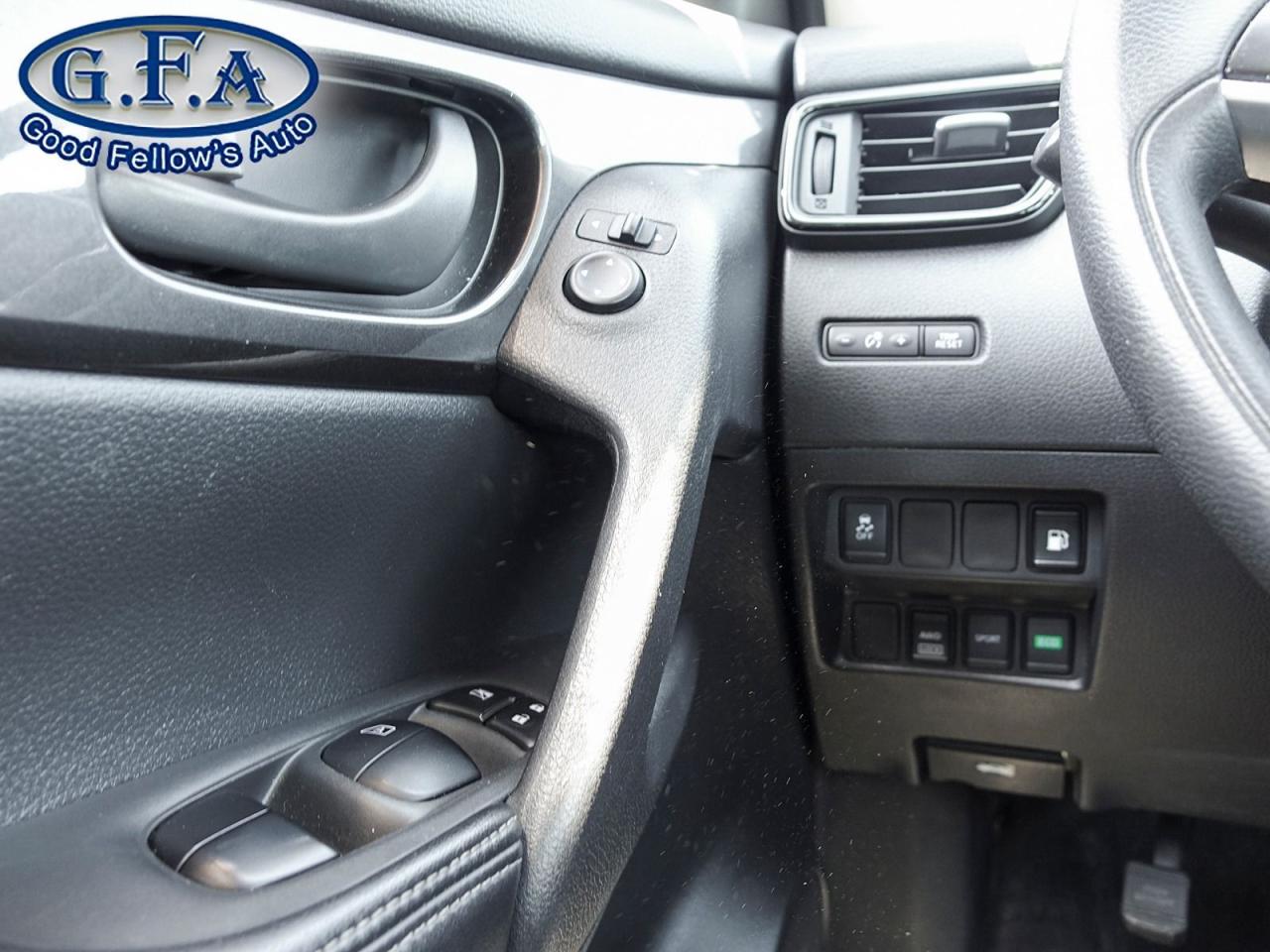 2019 Nissan Rogue S MODEL, AWD, REARVIEW CAMERA, HEATED SEATS, BLIND - Photo #13
