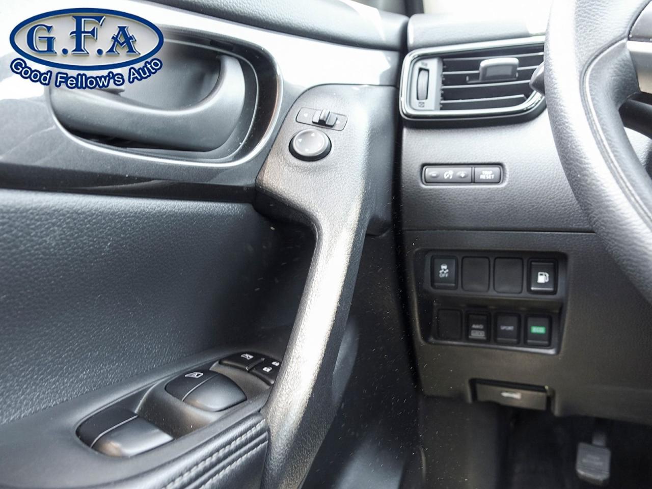 2019 Nissan Rogue S MODEL, AWD, REARVIEW CAMERA, HEATED SEATS, BLIND - Photo #13