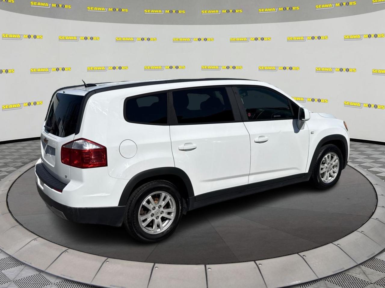 2012 Chevrolet Orlando LT (Canada Only) - Photo #3