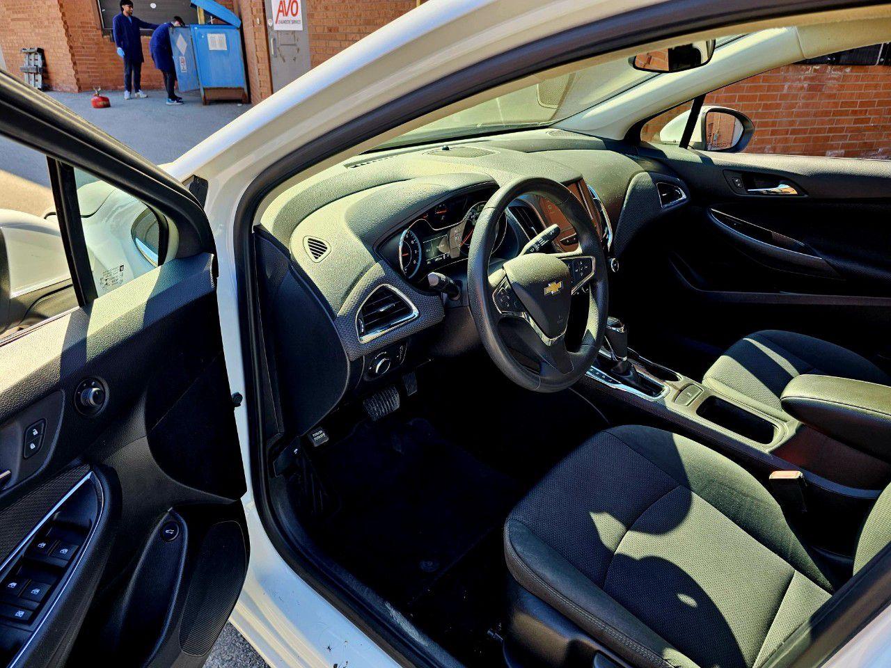 2017 Chevrolet Cruze Sedan LT (Automatic) - Photo #8