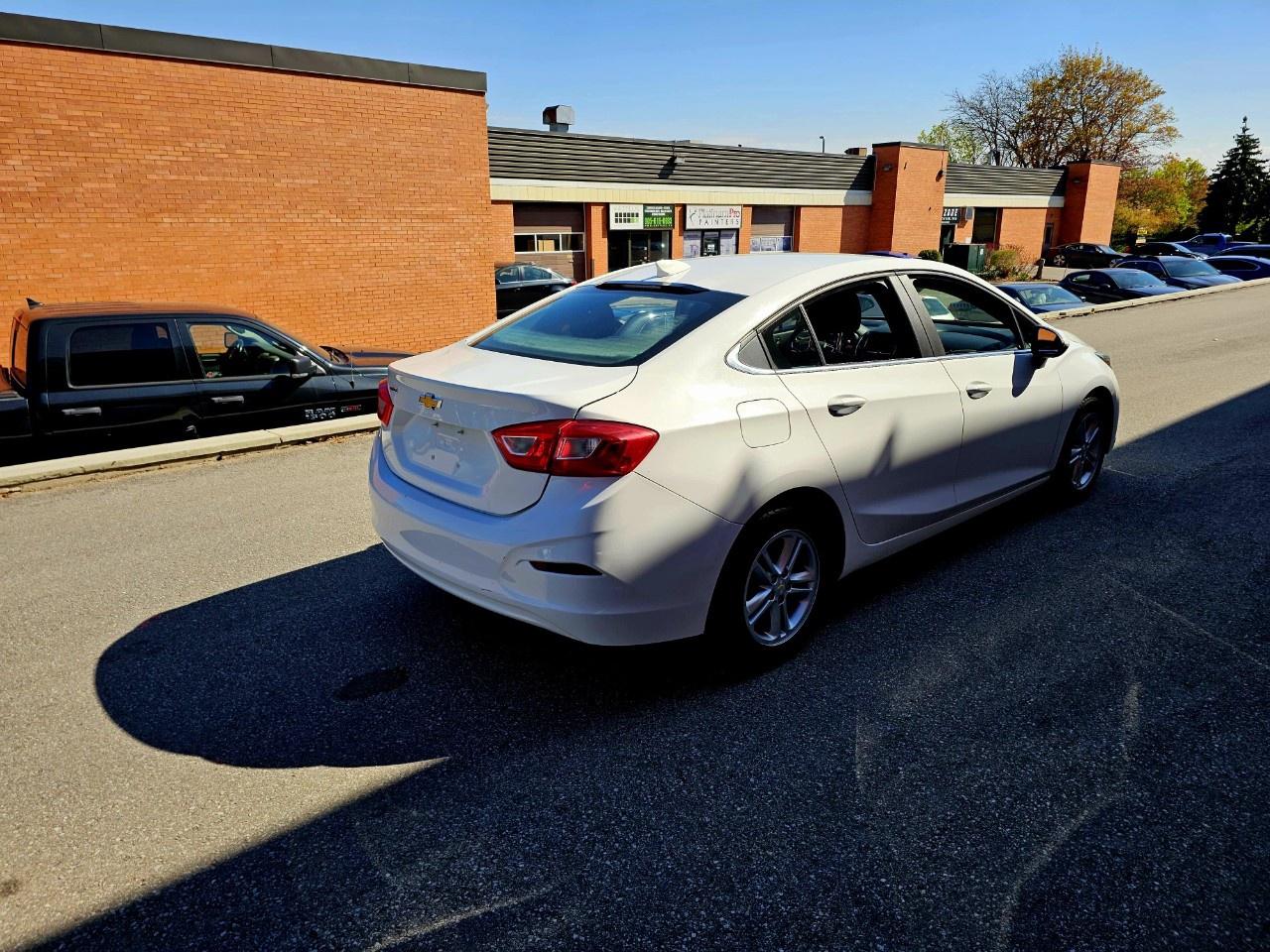 2017 Chevrolet Cruze Sedan LT (Automatic) - Photo #6