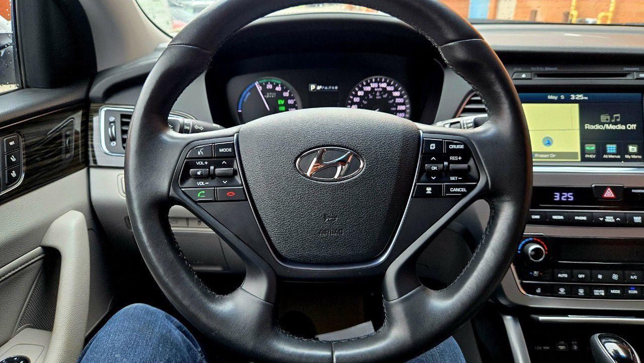 2017 Hyundai Sonata Plug-In Hybrid 4dr Sdn Ultimate - Photo #12