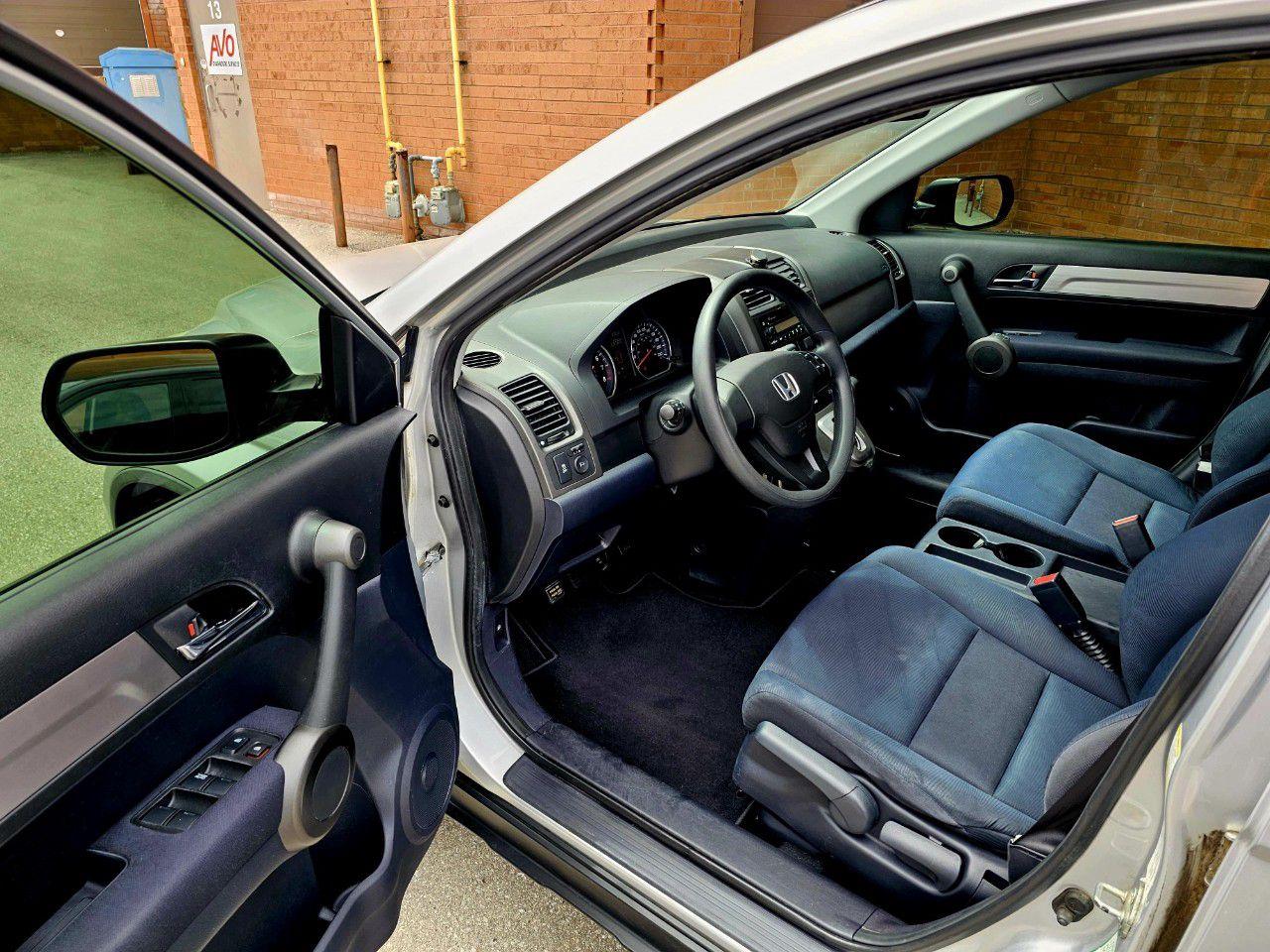 2010 Honda CR-V 4WD LX - Photo #9