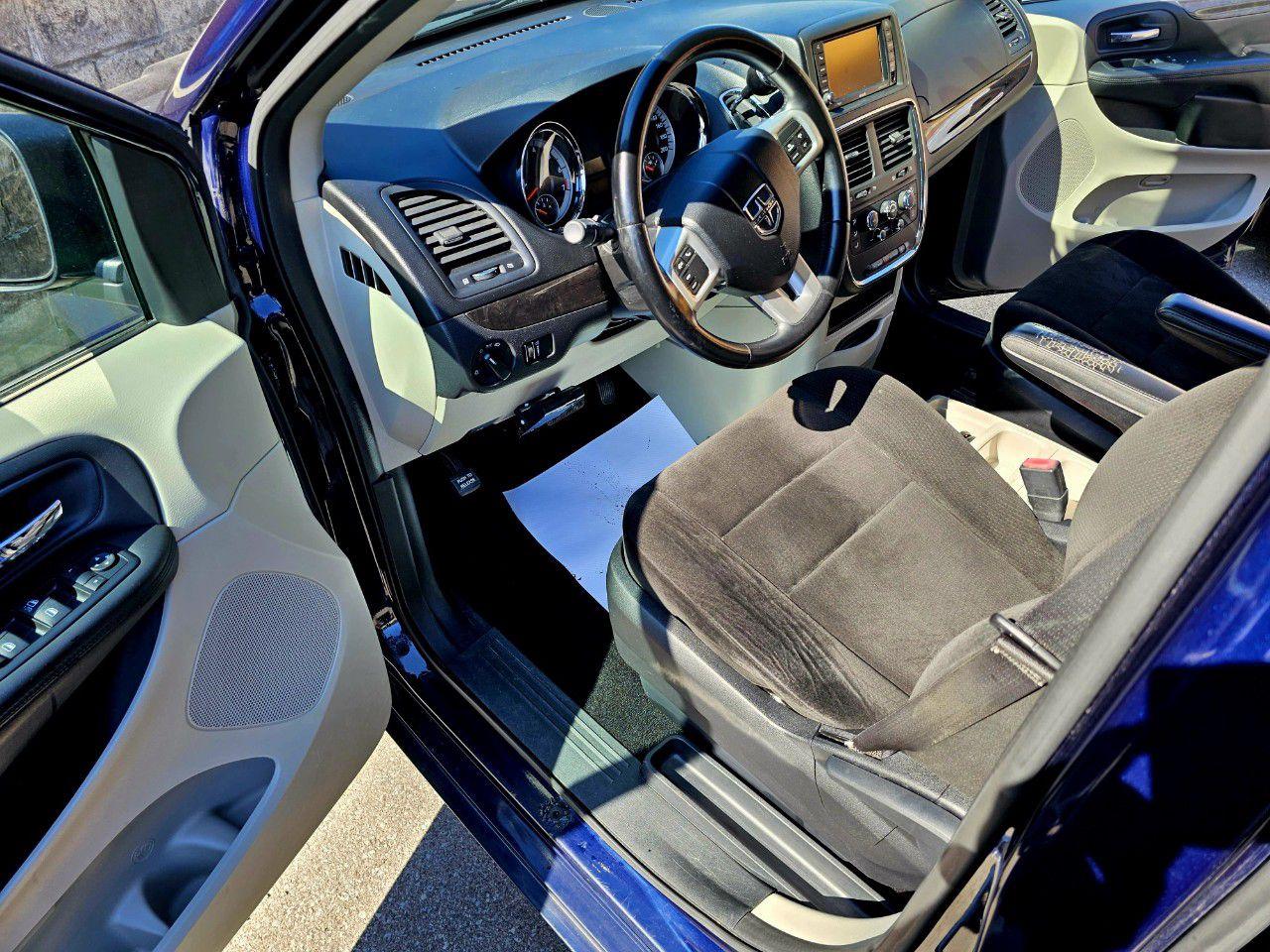 2012 Dodge Grand Caravan 4dr Wgn SXT - Photo #9