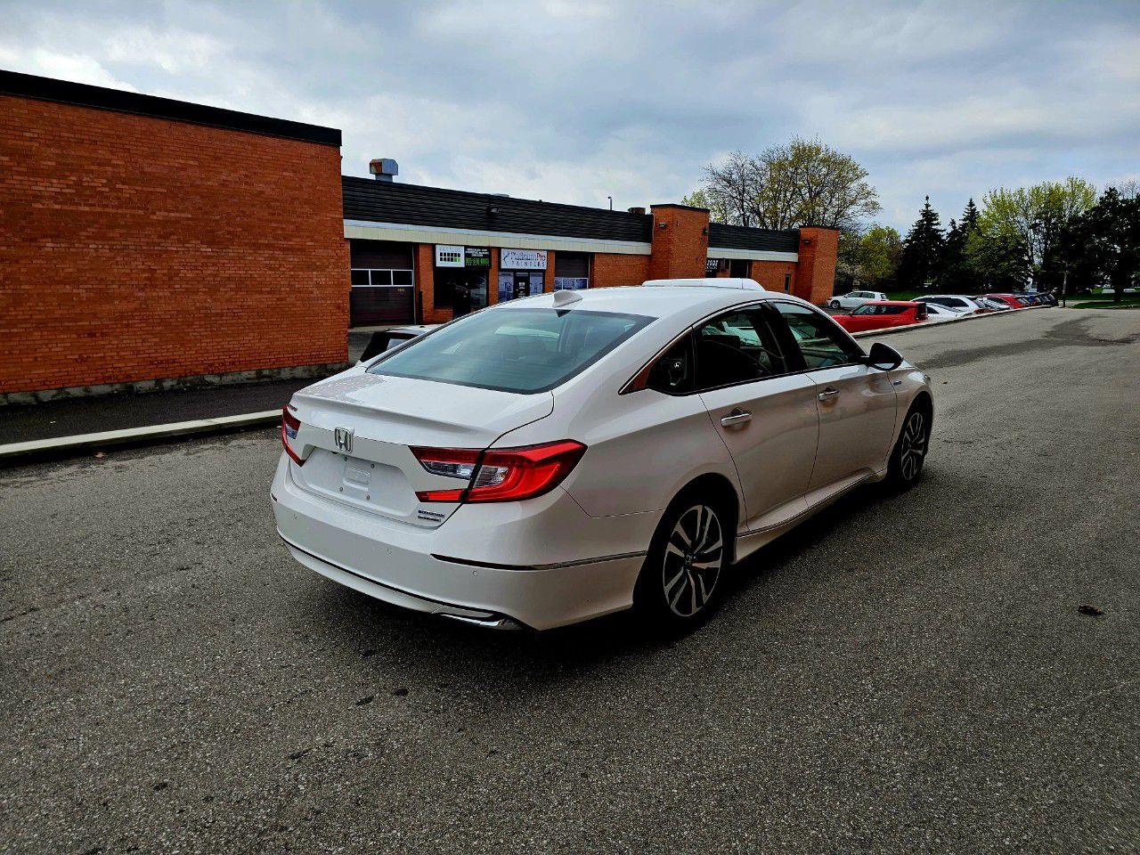2019 Honda Accord Hybrid Touring CVT Hybrid Sedan - Photo #6