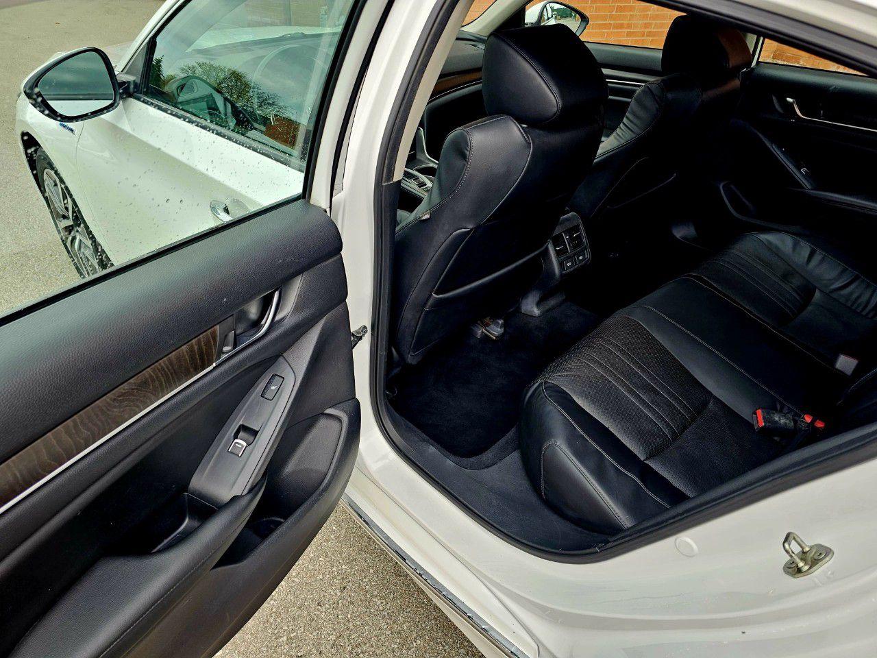 2019 Honda Accord Hybrid Touring CVT Hybrid Sedan - Photo #16