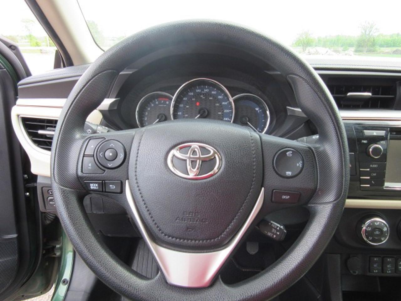 2015 Toyota Corolla LE Photo