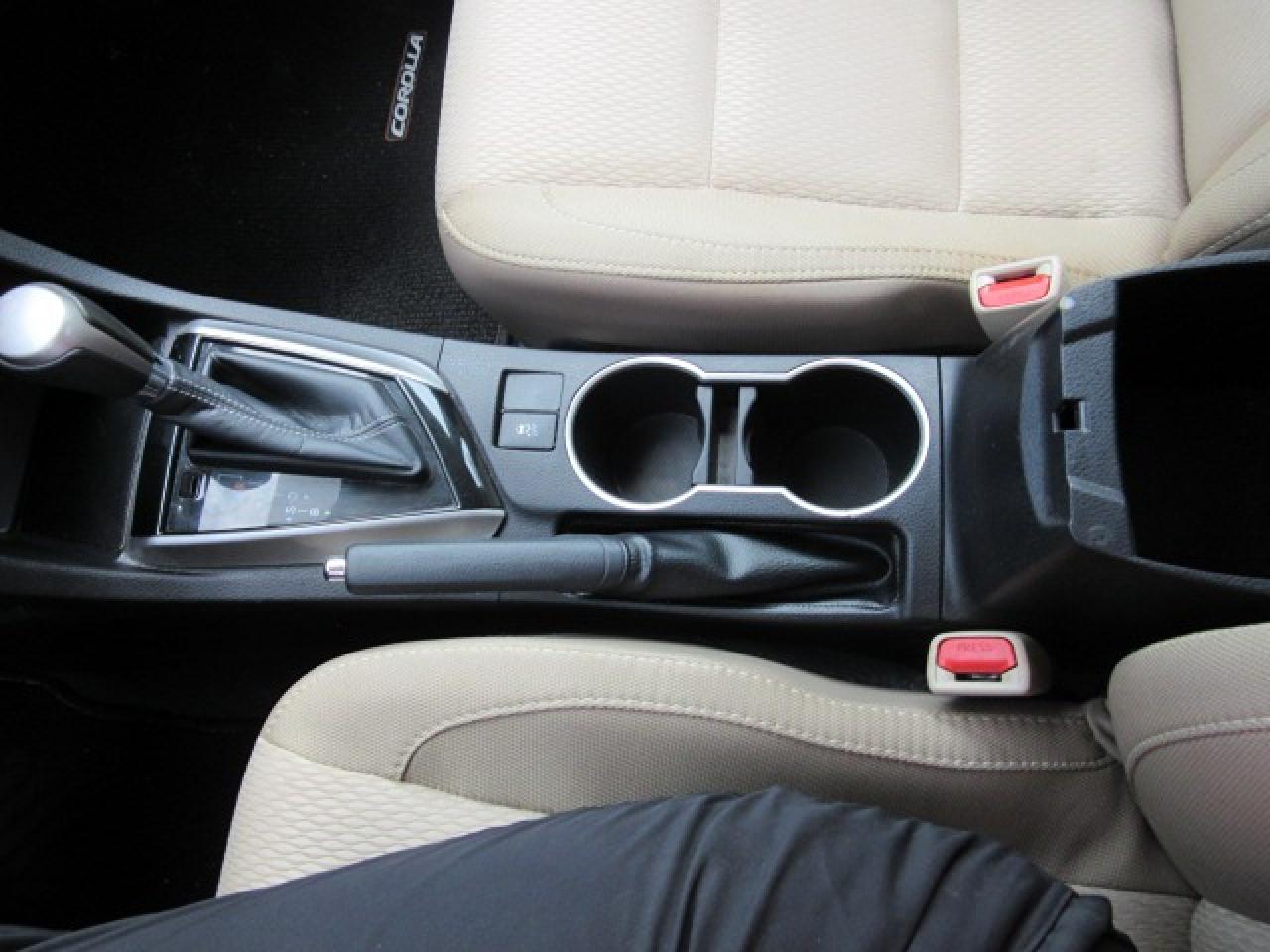 2015 Toyota Corolla LE Photo