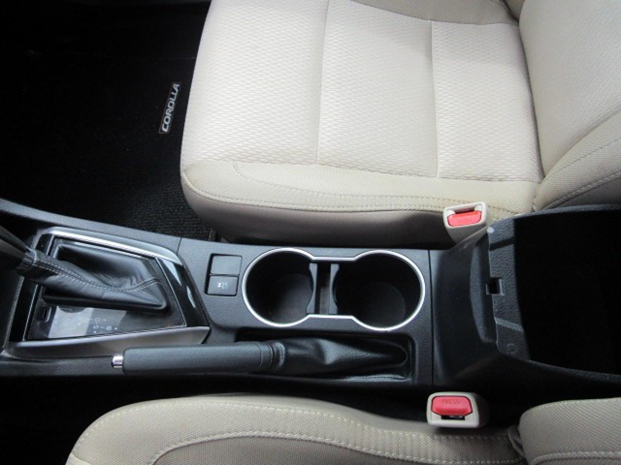 2015 Toyota Corolla LE Photo